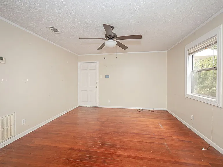 2919 Criswell Ave — Photo 16