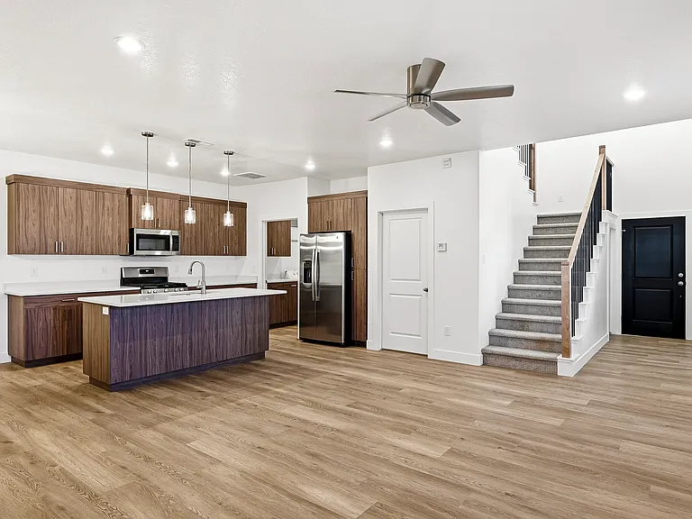 67 E 820 S — Photo 24