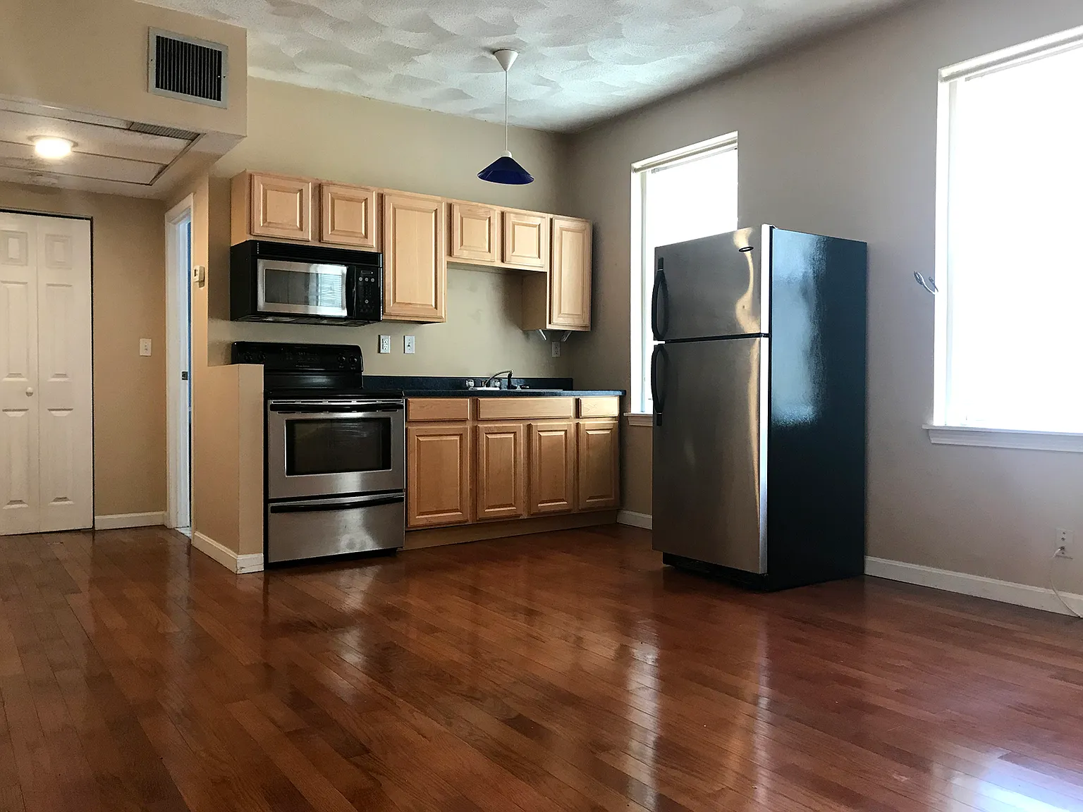 Studio, 9999 sqft, $1,950 — Photo 2