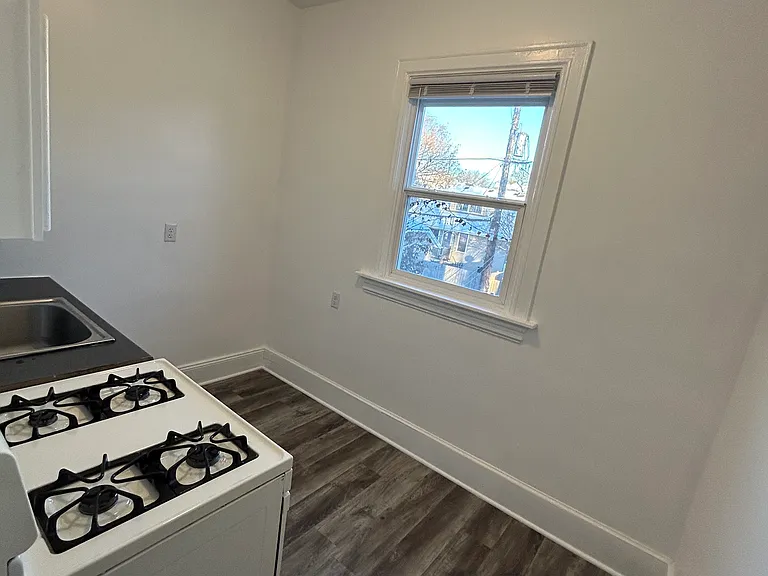 2204 E Park Pl #1 — Photo 5