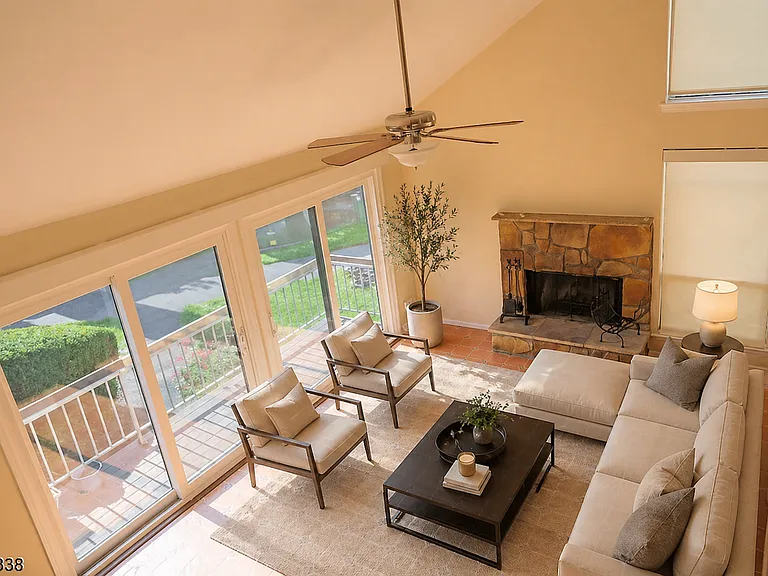 51 Taurus Dr #2D — Photo 6