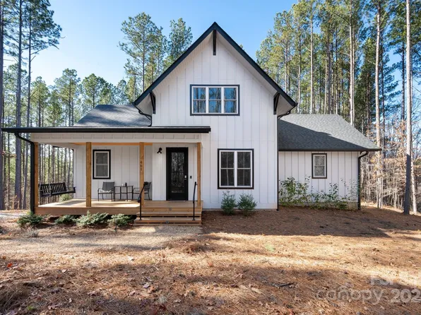 461 Hawk Ridge Dr, Mill Spring, NC 28756