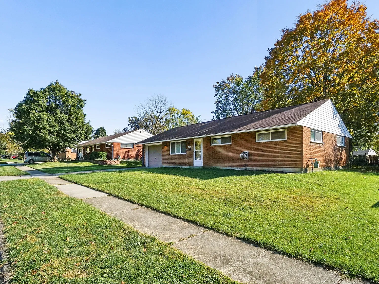 3 bed, 1100 sqft, $1,499 — Photo 2