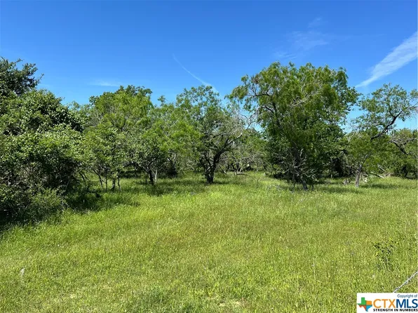 6 County Road 482, Gonzales, TX 78629