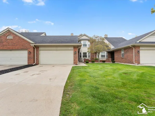 16625 Club Dr #60, Southgate, MI 48195
