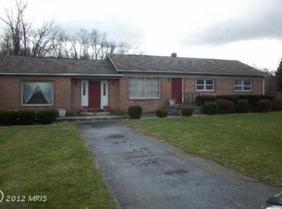 208 Baker Rd, Martinsburg, WV 25405