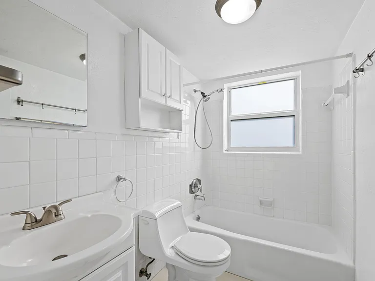 1012 SE 15th St #2 — Photo 25