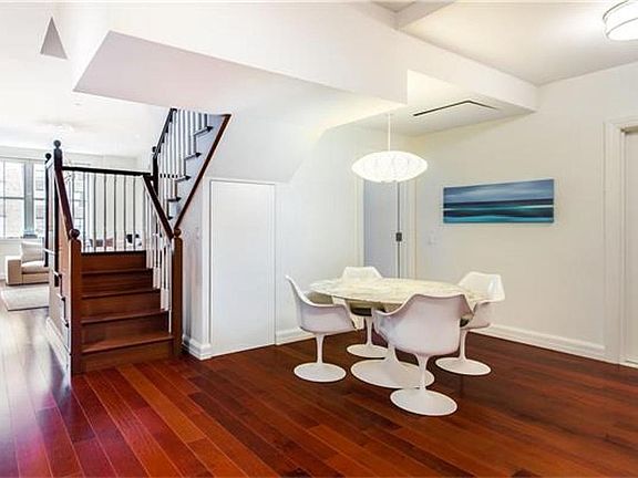 2nd image of 2112 Broadway #Phe