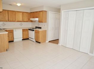 150 Clark Pl, Elizabeth, NJ 07206