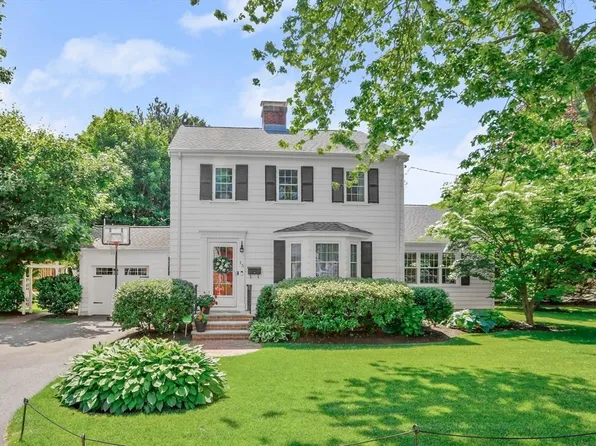 15 Frederick Dr, Woburn, MA 01801