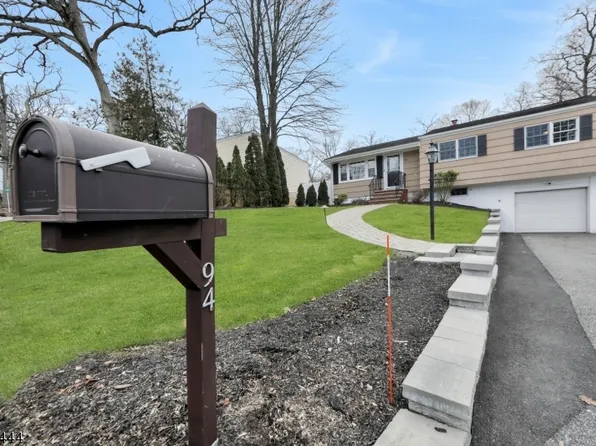 94 Yawpo Ave, Oakland Boro, NJ 07436