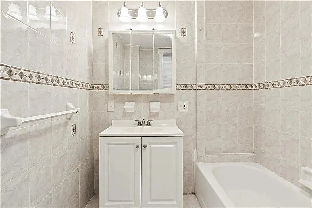 2 bed, $1,800 — Photo 4