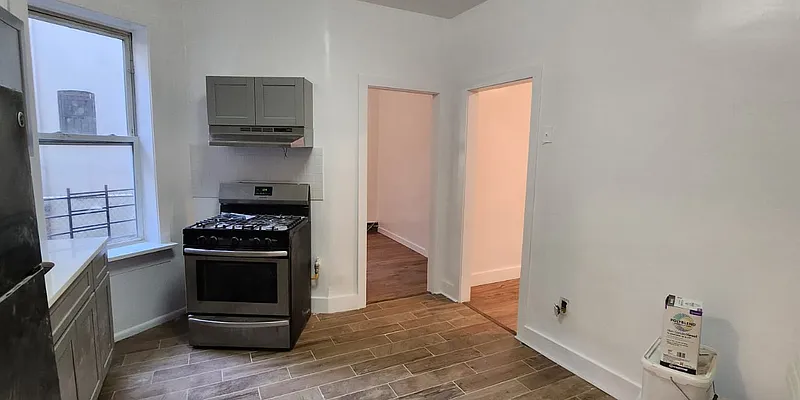 Rented by Besmatch Real Estate Inc | media 6