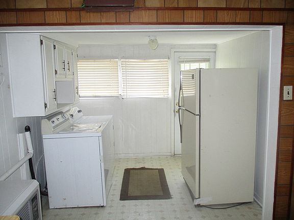 5th image of 226 Buckeye St