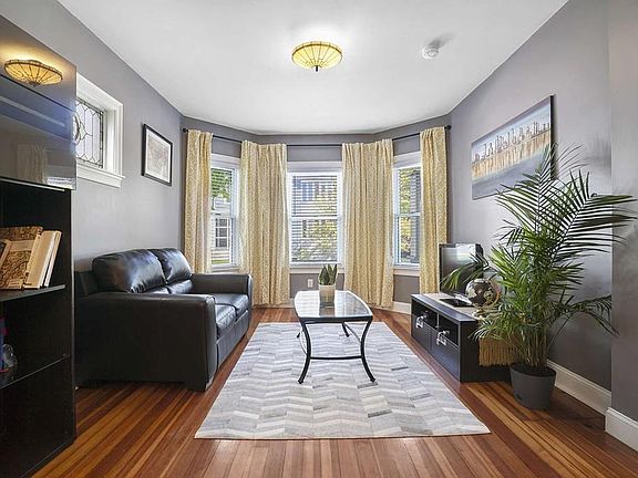 4th image of 3 King St #1