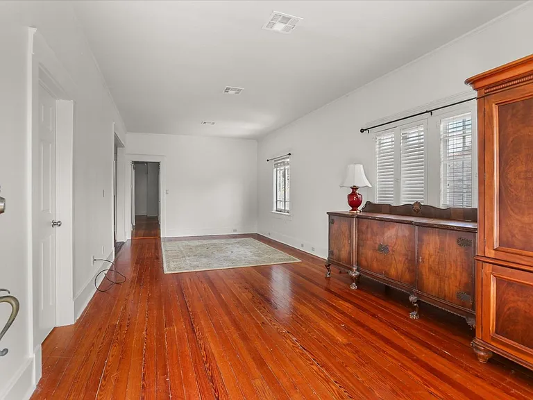 5829 Clara St #5829 — Photo 6