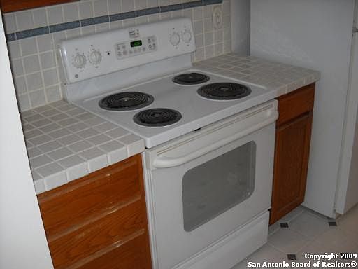 4th image of 7641 Orland Park Dr
