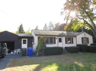 112 Dunphy Dr, Northampton, MA 01062