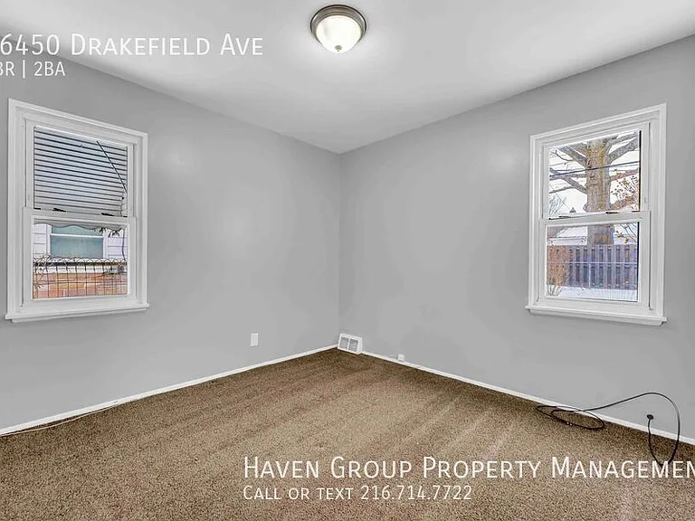 26450 Drakefield Ave — Photo 14
