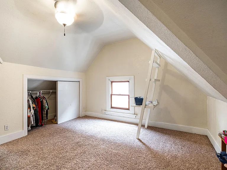 1627 N Farwell Ave #C — Photo 16