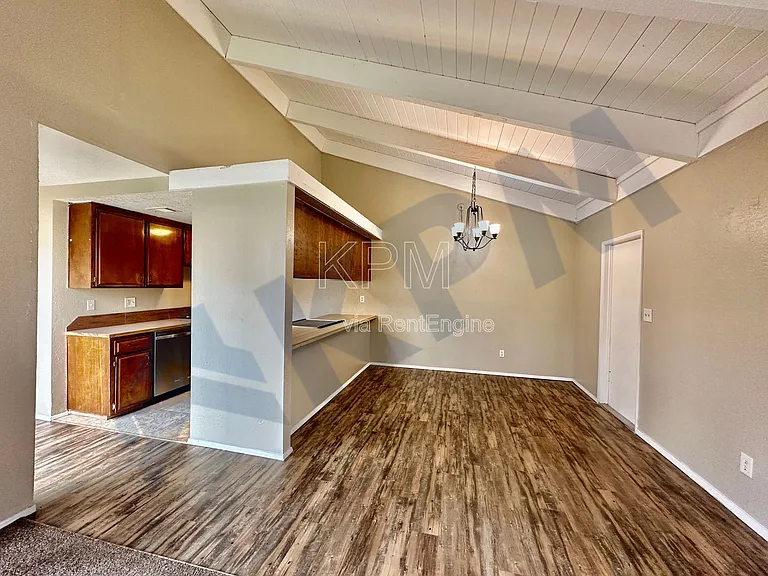 7203 Kelley Dr — Photo 6