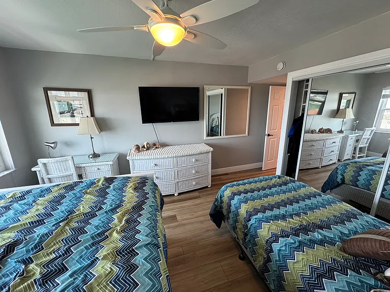 Guest bedroom
