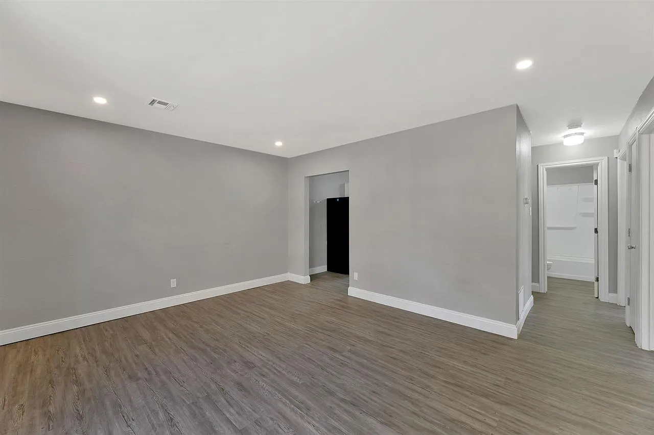 2 bed, 767 sqft, $1,000 — Photo 4