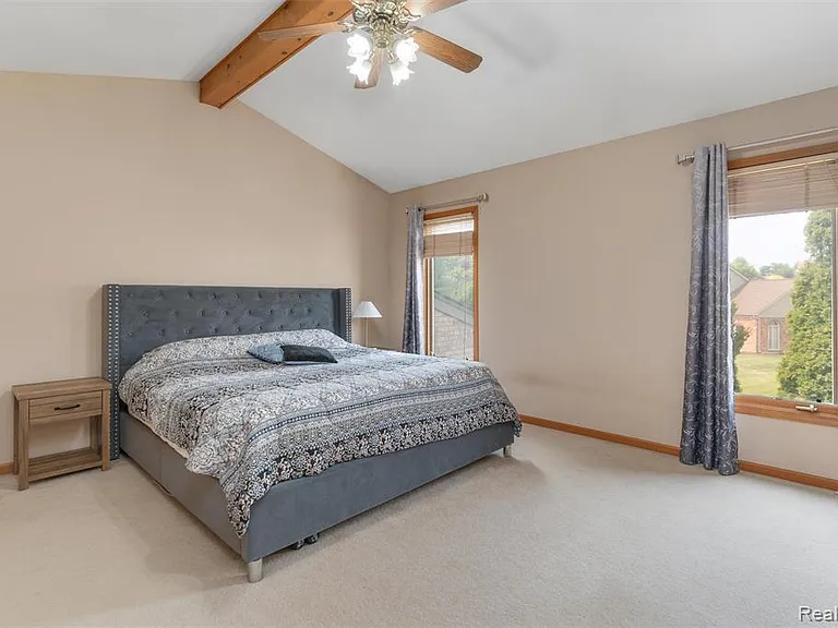 47105 Liberty Bell Rd E — Photo 29
