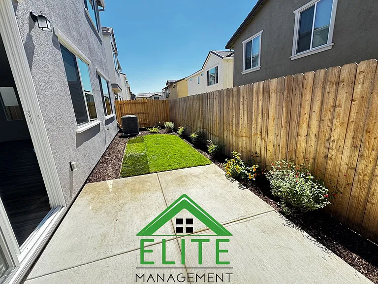 3485 Hampton Dr — Photo 19