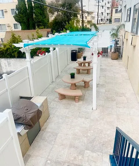Wilshire Occidental Apts — Photo 4