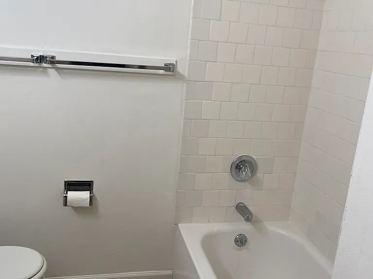 1070 Church St — Photo 5