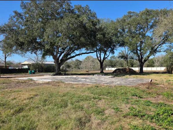 414 Gordy Rd, Bacliff, TX 77518