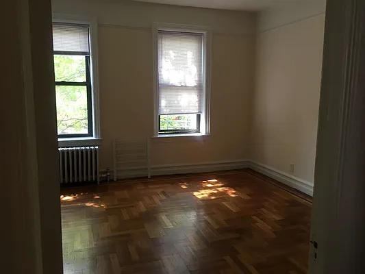 Rented by Hugawall Realty | media 34