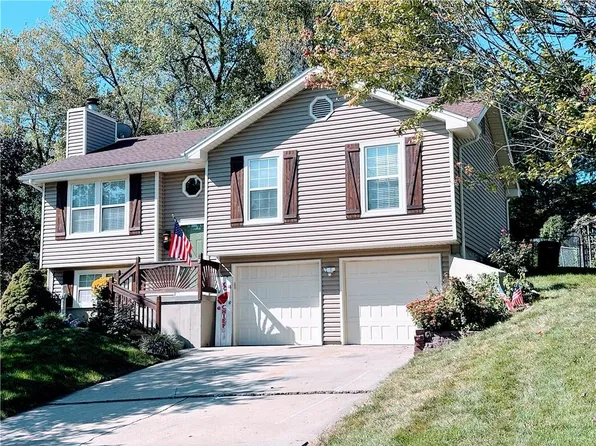 1626 S Whitney Dr, Independence, MO 64057