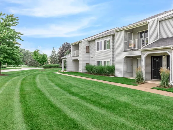 Oaks at Hampton Apartments