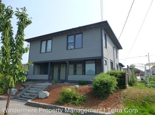 1111 8th St #B, Anacortes, WA 98221
