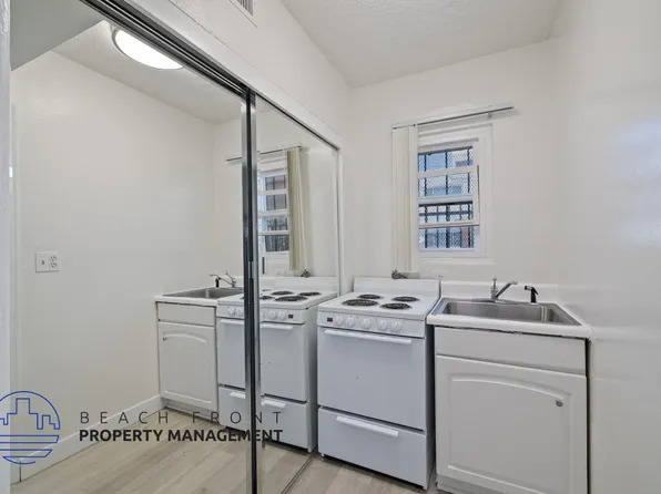 631, 635 Grevillea Ave.