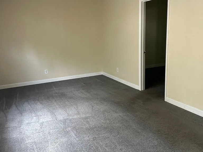 655 7th Ave SW #15 — Photo 11