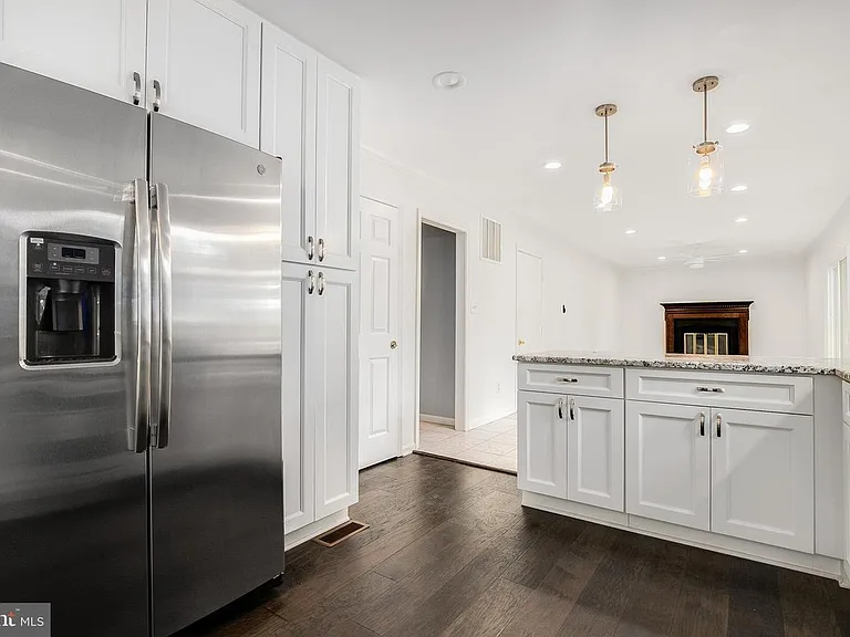 Valley View Dr — Photo 20