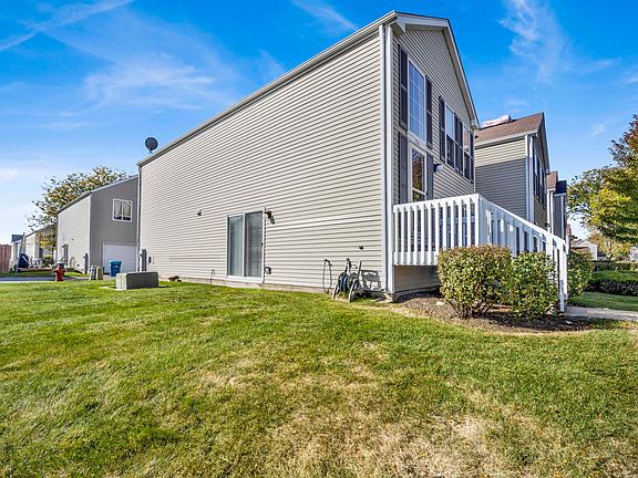 3rd image of 794 Symphony Dr #794