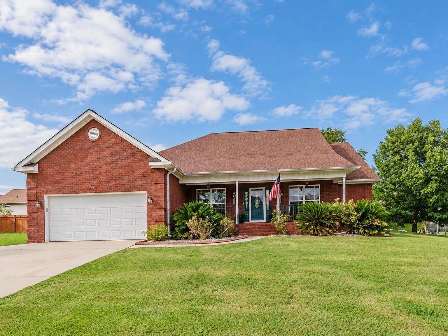 4 bed, 3.0 bath, 2388 sqft, $2,100 — Photo 1