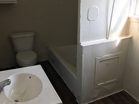 3rd image of 0705 E Fordham St
