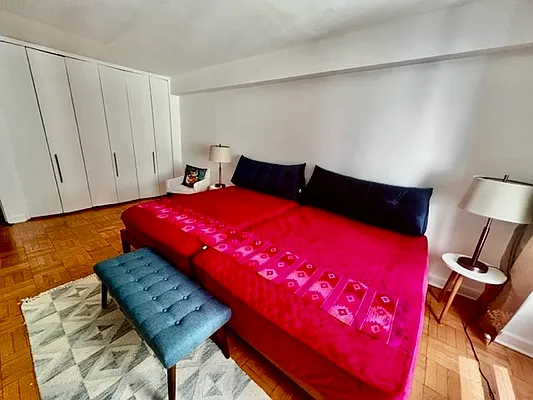 Sold by AVENUE 8 INC | media 5