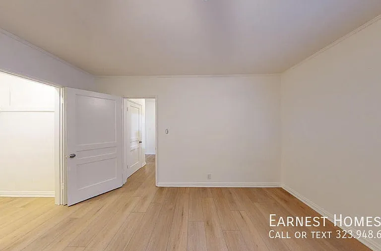 127 N Doheny Dr #1 — Photo 9
