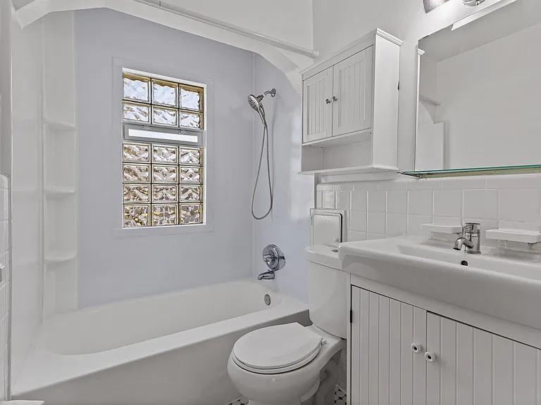2618 Phillips Ave — Photo 13