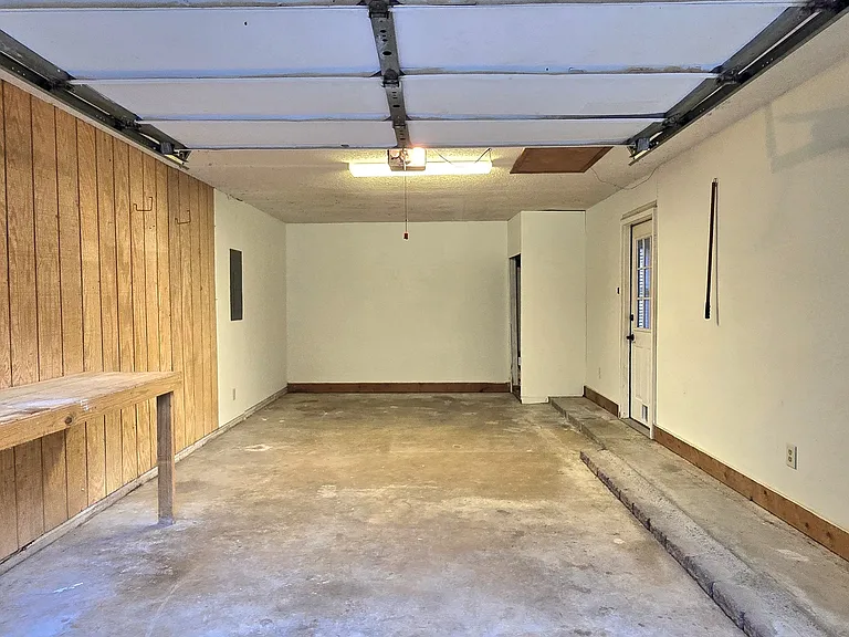 70 Covey Trl — Photo 32