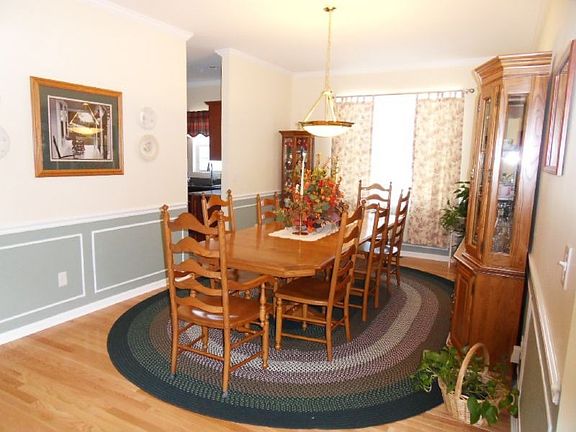4th image of 124 Taft Hill Ln