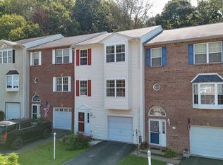 32 Fairway Dr, Mount Clare, WV 26408