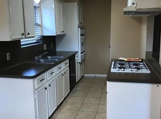 3631 Country Rd, Pasadena, TX 77505