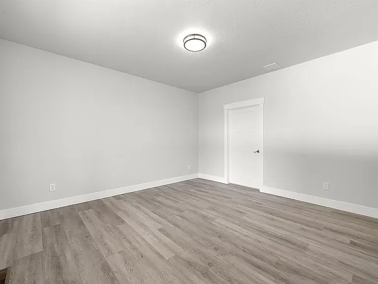 3807 E 27th Ave — Photo 11